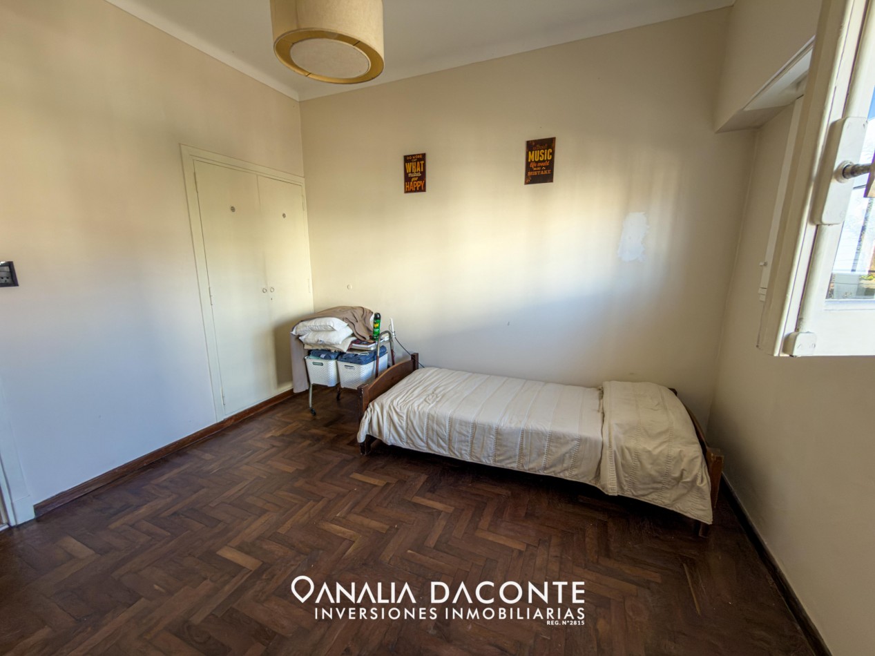 PH 5 amb a la calle con garage y patio en Nueva Pompeya 