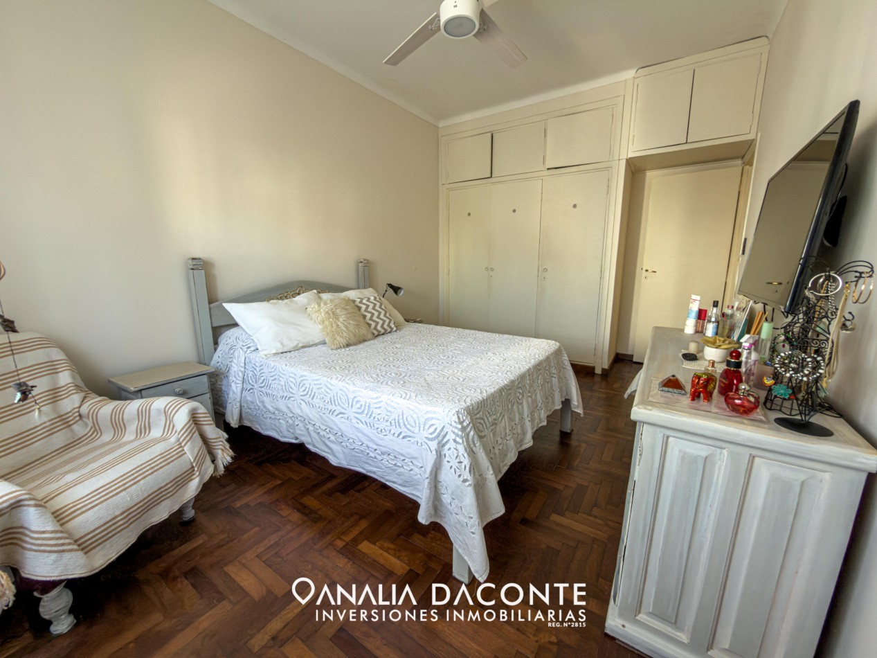 PH 5 amb a la calle con garage y patio en Nueva Pompeya 