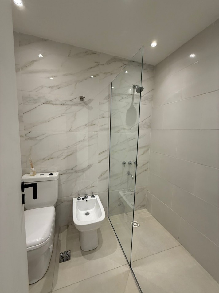 HERMOSO DEPTO 2 AMB RECICLADO Y AMOBLADO!