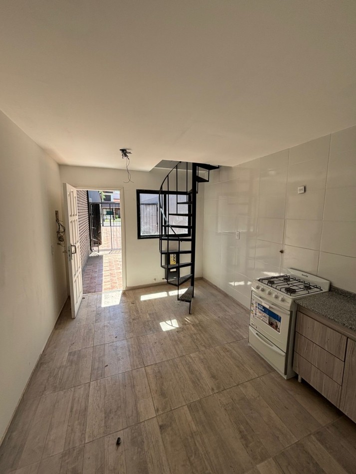 URGENCIA DE VENTA! PH 2 AMB TIPO DUPLEX A ESTRENAR CON COCHERA