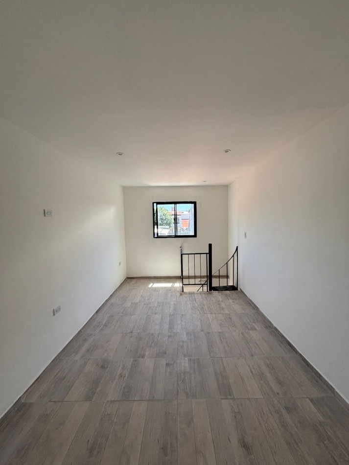 URGENCIA DE VENTA! PH 2 AMB TIPO DUPLEX A ESTRENAR CON COCHERA