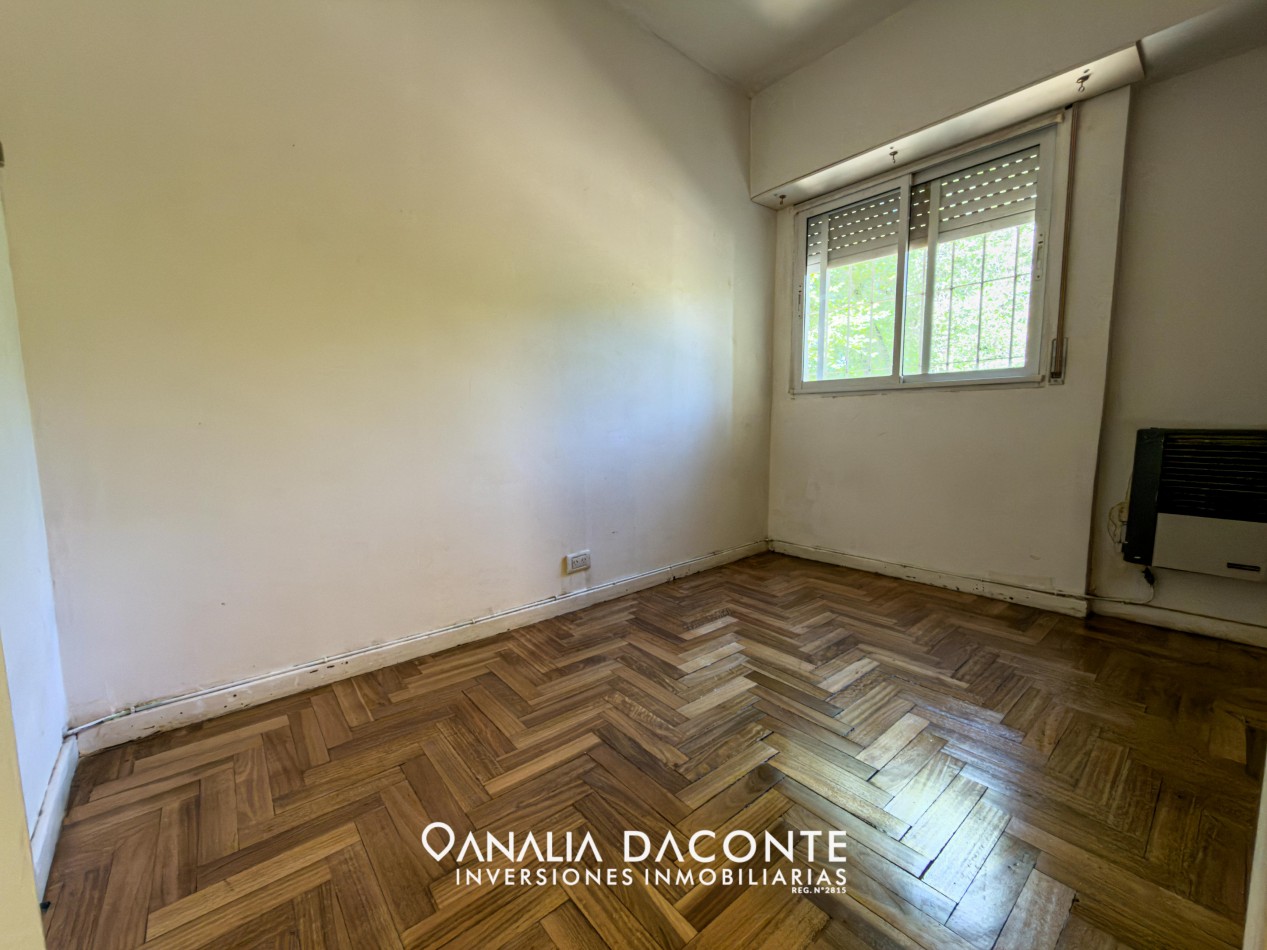 Depto 4 amb con balcon en complejo cerrado. Bajas expensas!