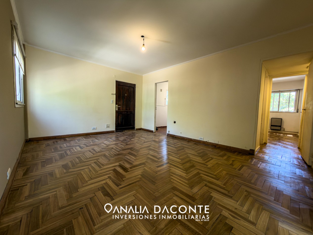 Depto 4 amb con balcon en complejo cerrado. Bajas expensas!