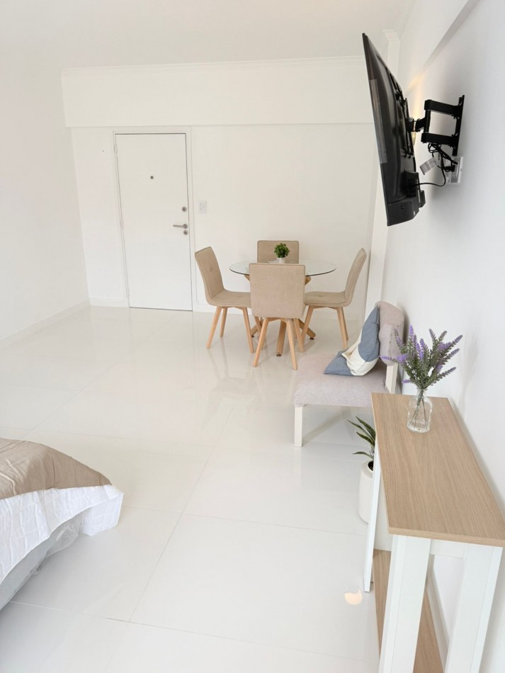 AMPLIO DEPTO 1 AMB RECICLADO Y AMOBLADO! CENTRO