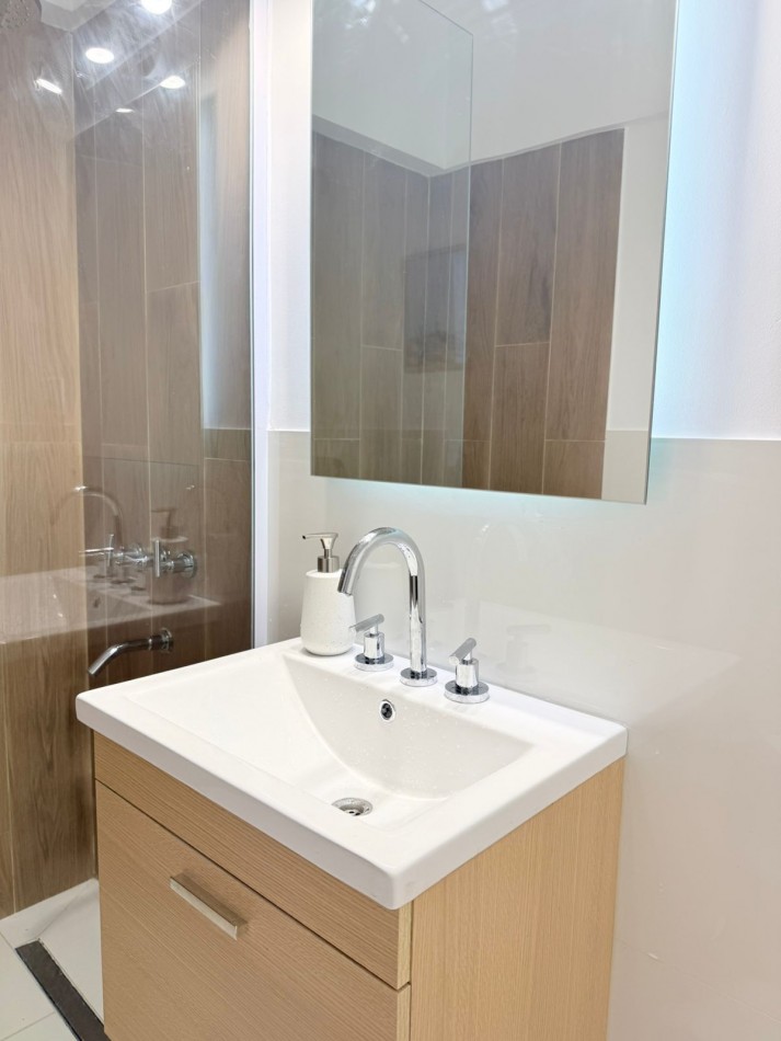 AMPLIO DEPTO 1 AMB RECICLADO Y AMOBLADO! CENTRO