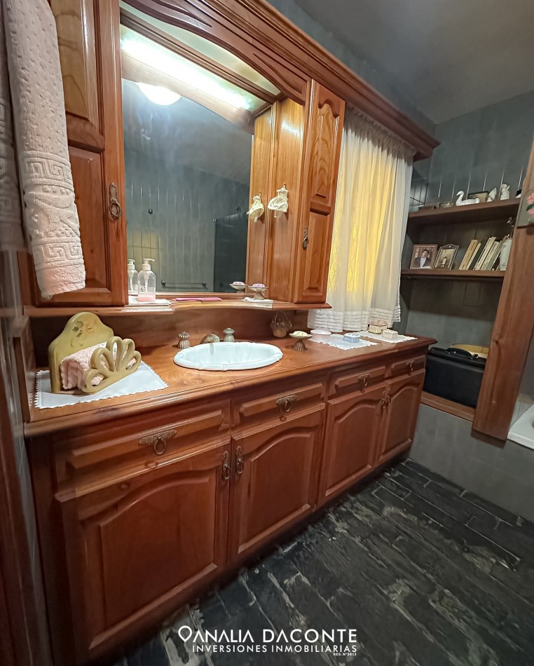 Chalet 3 amb con depto 2 amb en San Jeronimo