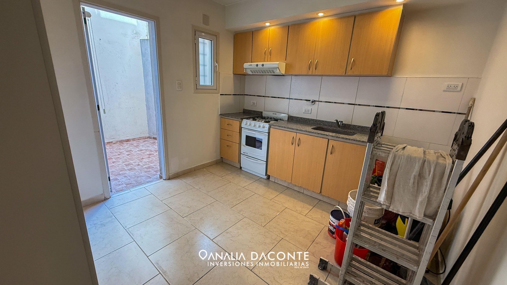 Alquilado!! PH 2 amb con garage y patio. Sin expensas