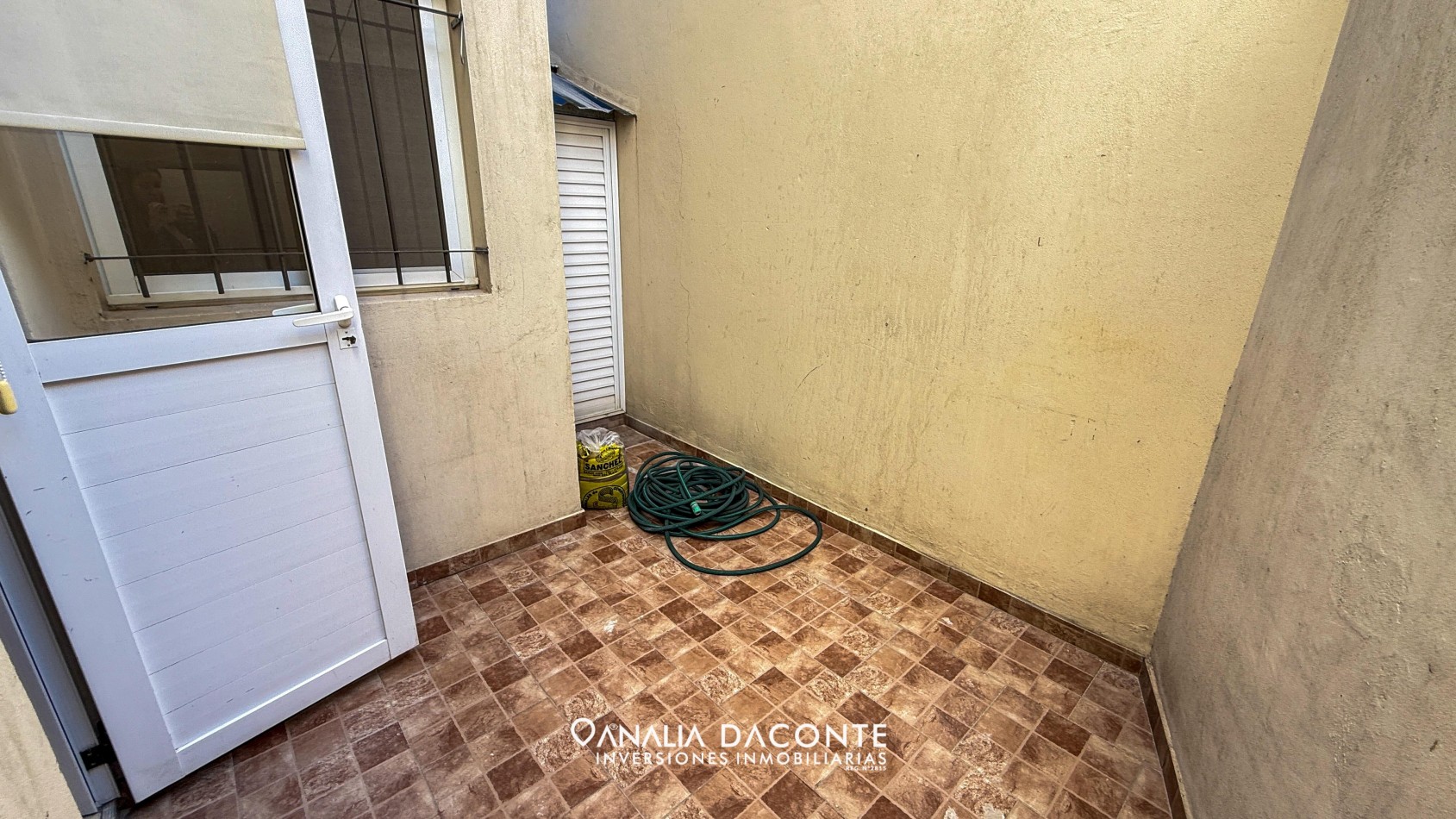 Alquilado!! PH 2 amb con garage y patio. Sin expensas