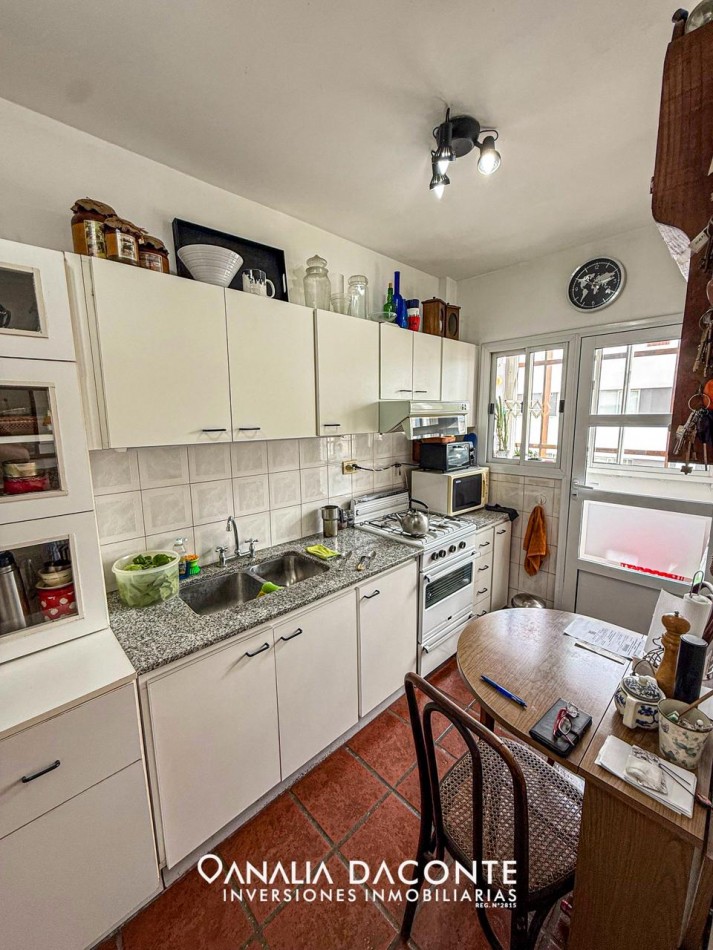 ALQUILADO! 3 amb con balcon y cochera! Independencia y 25 de Mayo