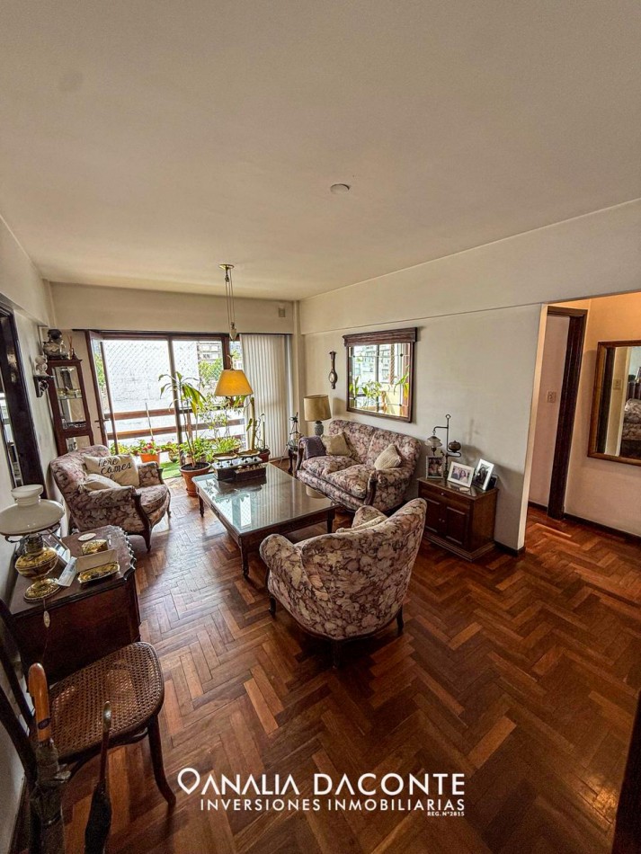 ALQUILADO! 3 amb con balcon y cochera! Independencia y 25 de Mayo