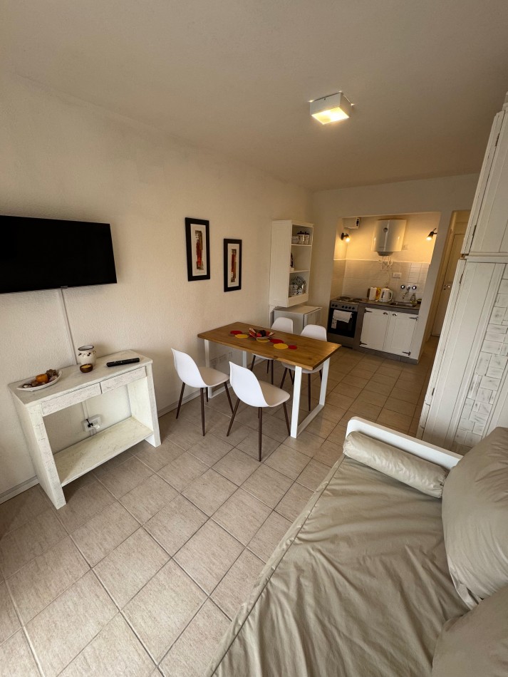 Alquiler 24 meses 1 amb con balcon