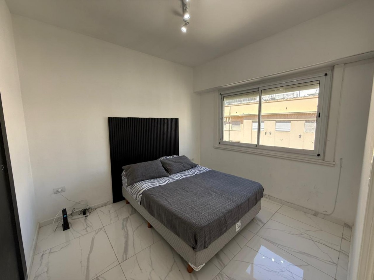 Depto 2 amb a la calle, amoblado y reciclado!