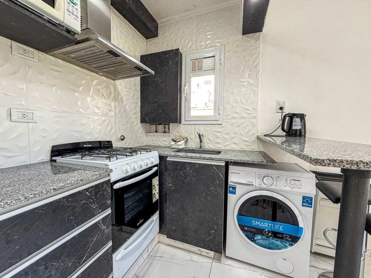 Depto 2 amb a la calle, amoblado y reciclado!