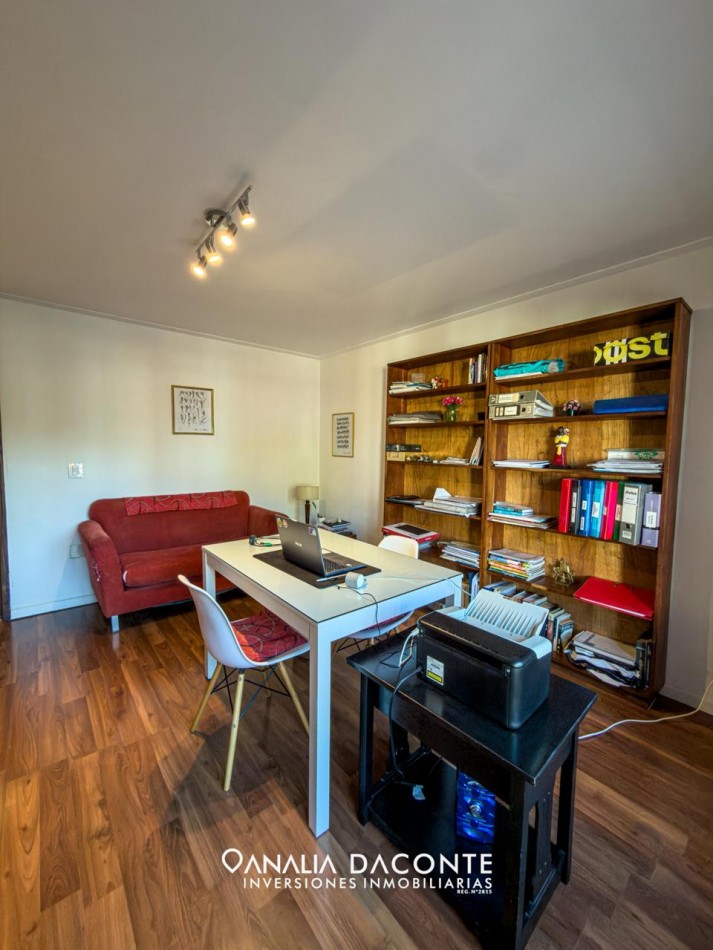 Imponente chalet 5 ambientes con garage y gran parque