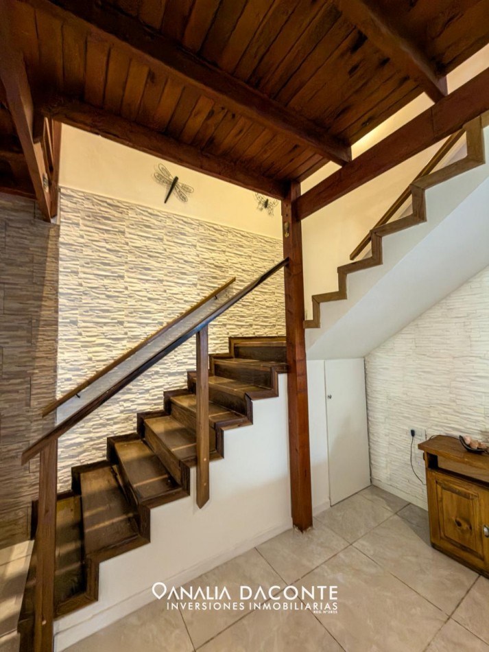 Imponente chalet 5 ambientes con garage y gran parque