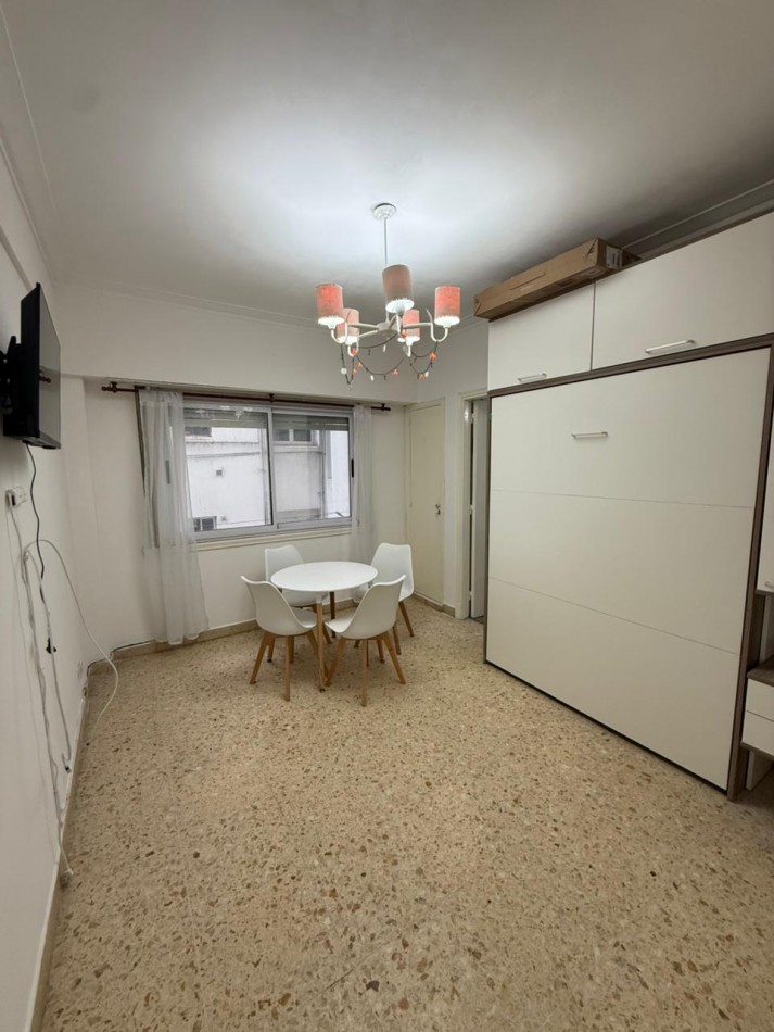 Excelente ambiente lateral. Plaza Colon!