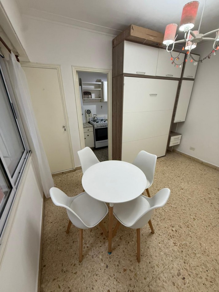 Excelente ambiente lateral. Plaza Colon!