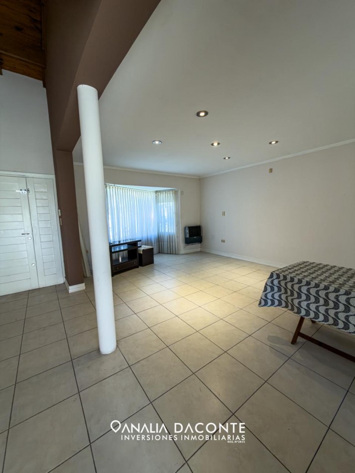 Moderno chalet 4 amb con garage y gran parque