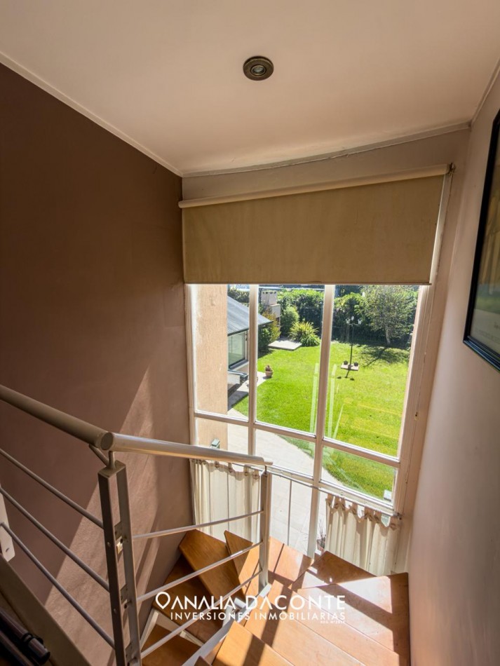 Moderno chalet 4 amb con garage y gran parque