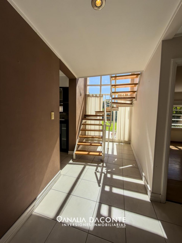 Moderno chalet 4 amb con garage y gran parque