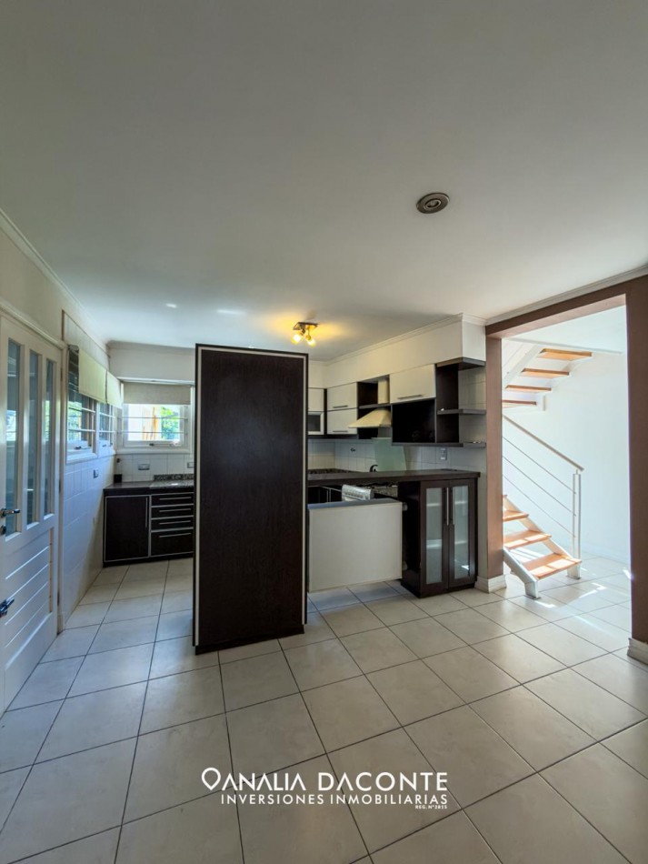 Moderno chalet 4 amb con garage y gran parque