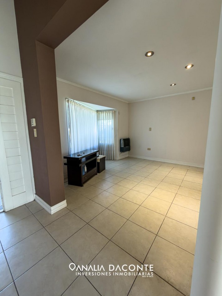 Moderno chalet 4 amb con garage y gran parque