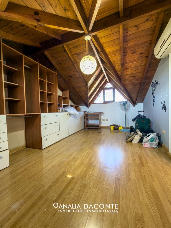 Moderno chalet 4 amb con garage y gran parque