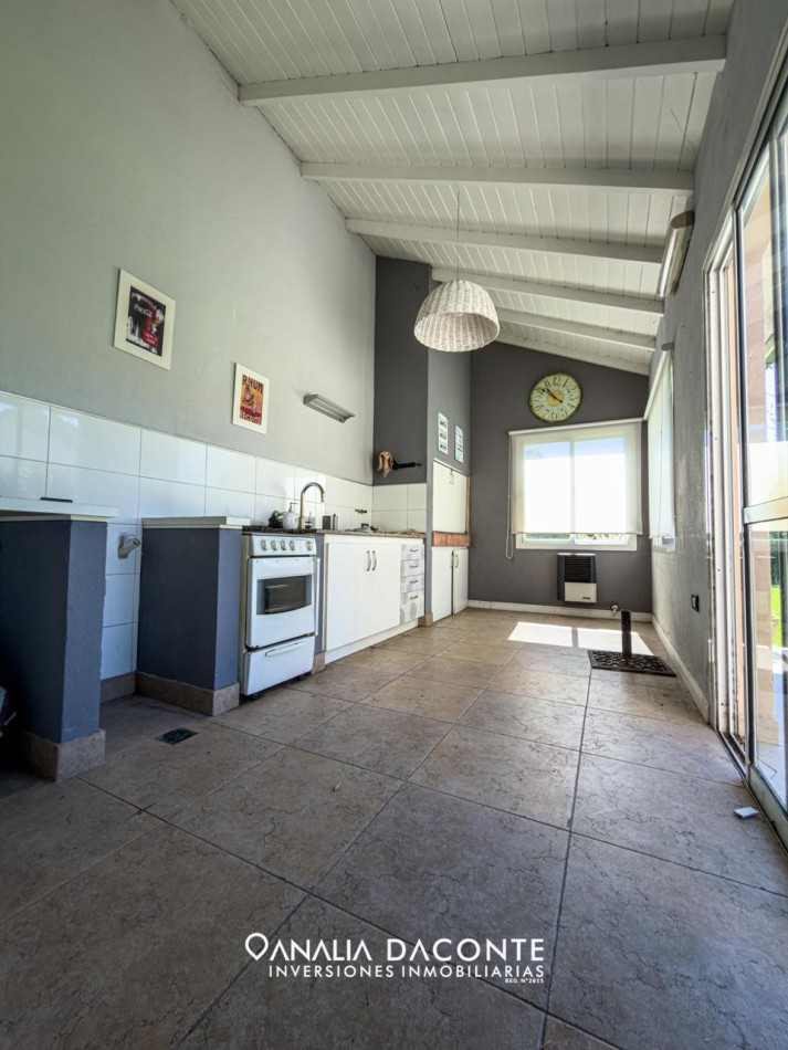 Moderno chalet 4 amb con garage y gran parque