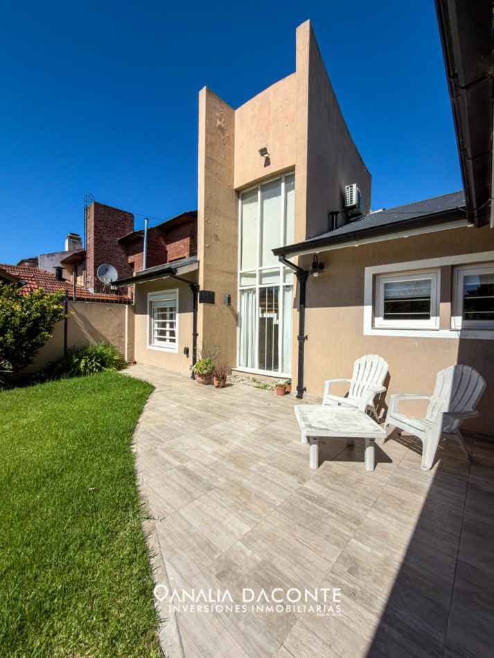 Moderno chalet 4 amb con garage y gran parque