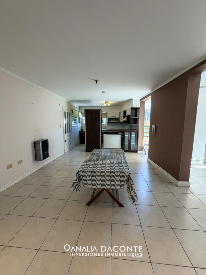 Moderno chalet 4 amb con garage y gran parque