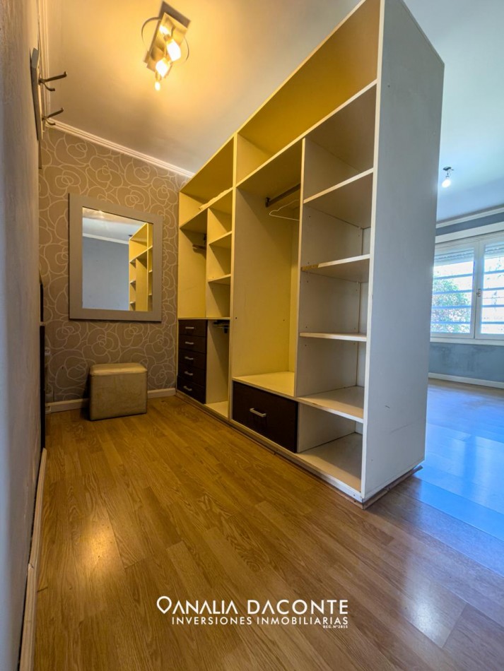 Moderno chalet 4 amb con garage y gran parque