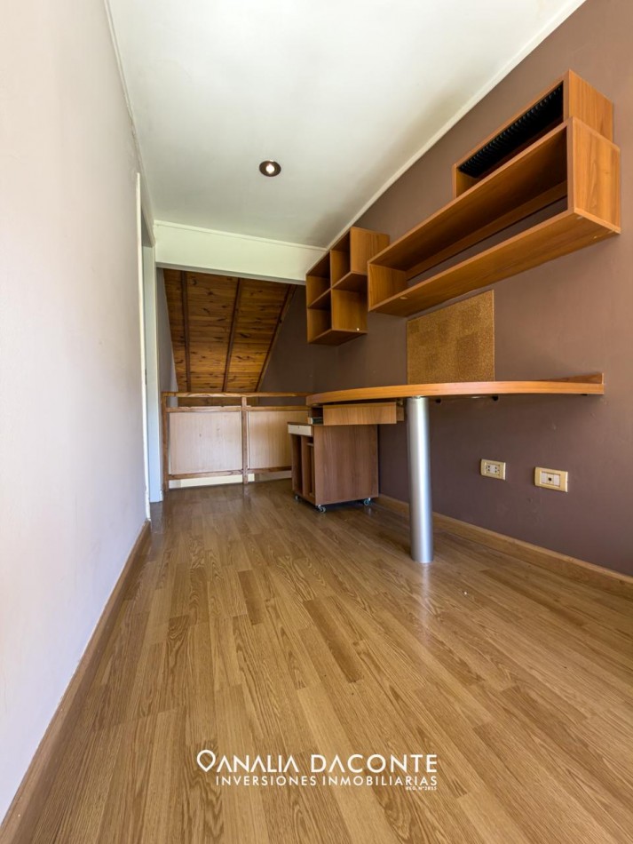 Moderno chalet 4 amb con garage y gran parque