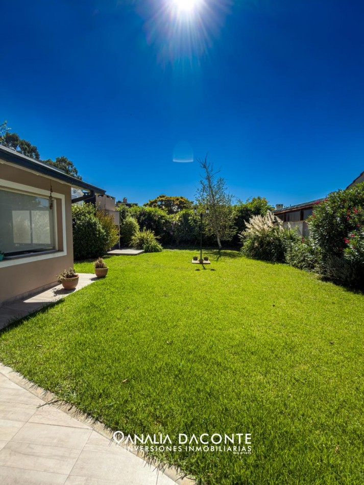 Moderno chalet 4 amb con garage y gran parque