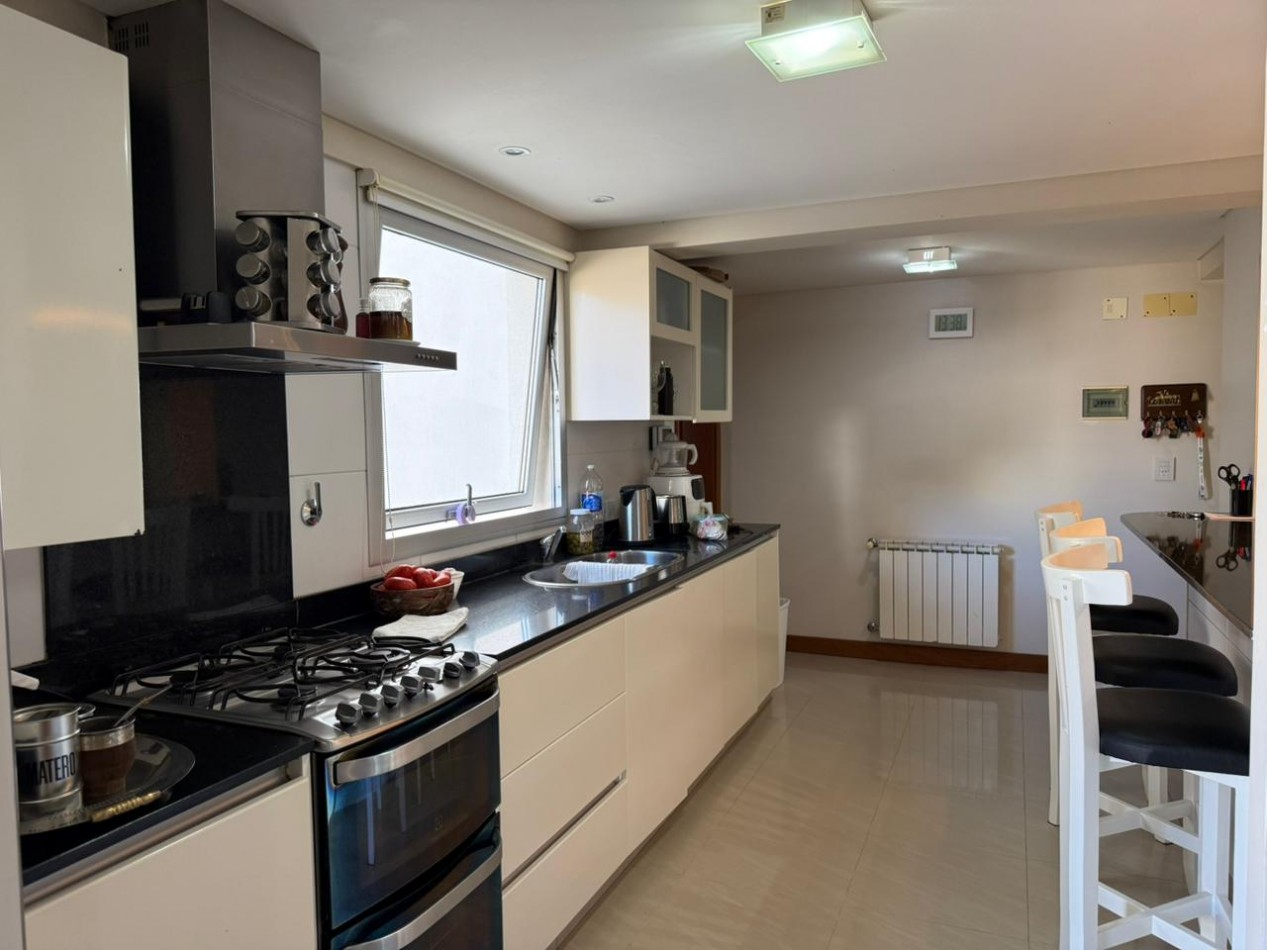 Exclusivo depto 3 amb con cochera doble y baulera