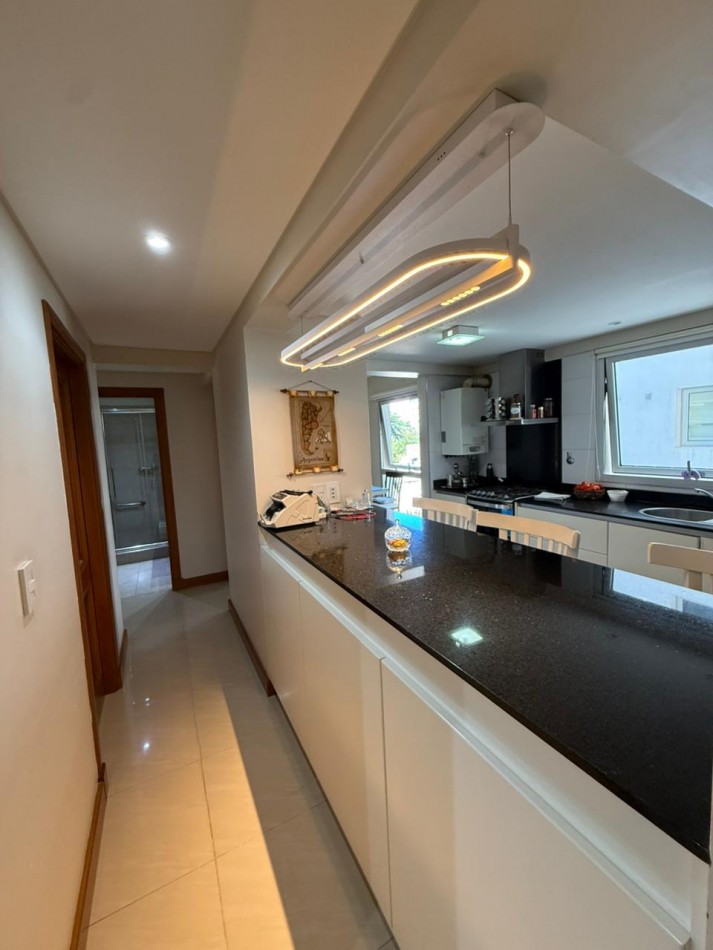 Exclusivo depto 3 amb con cochera doble y baulera