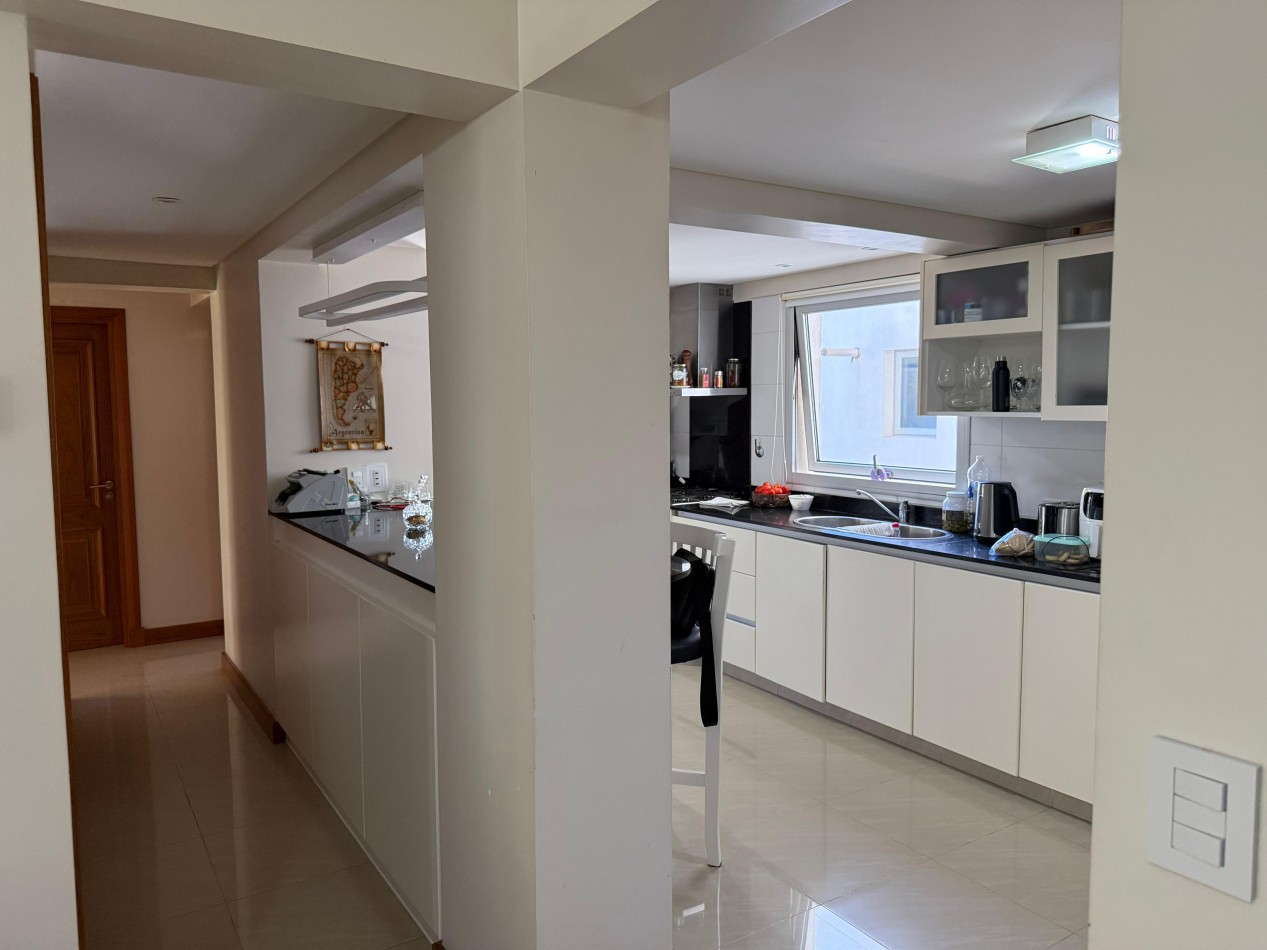 Exclusivo depto 3 amb con cochera doble y baulera