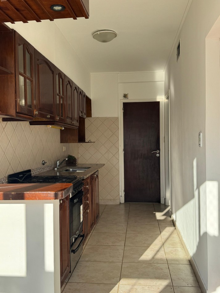 Venta piso de 4 amb con balcon corrido y vista al mar