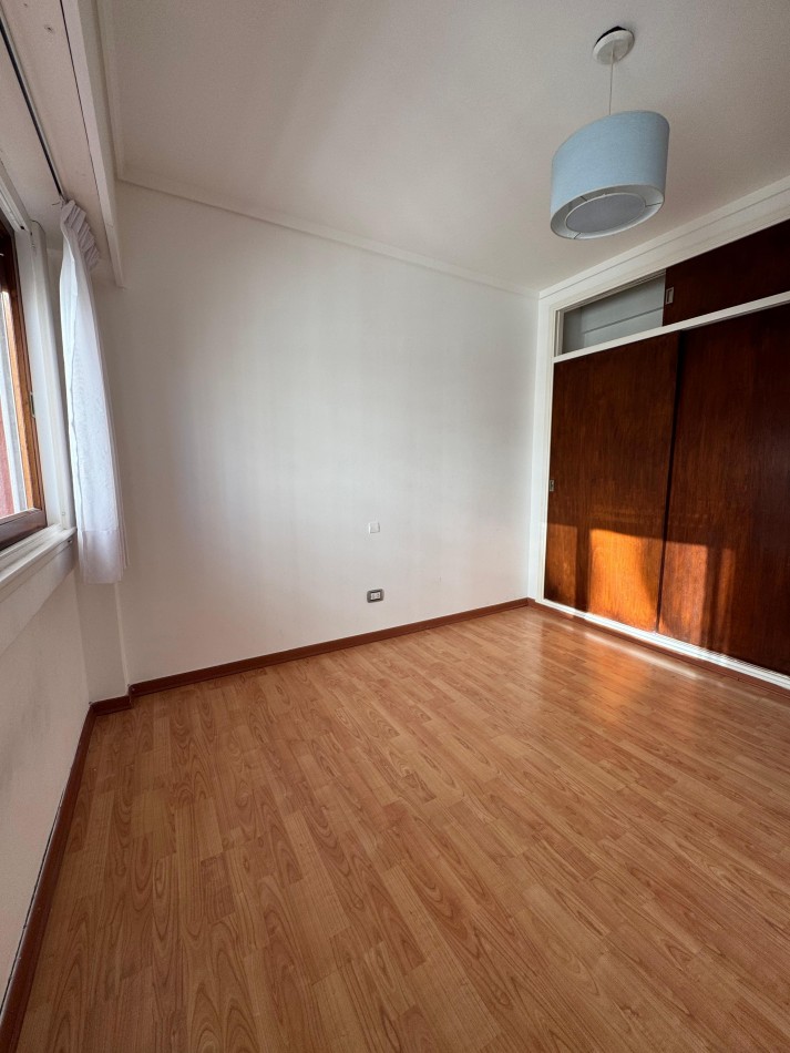 Venta piso de 4 amb con balcon corrido y vista al mar