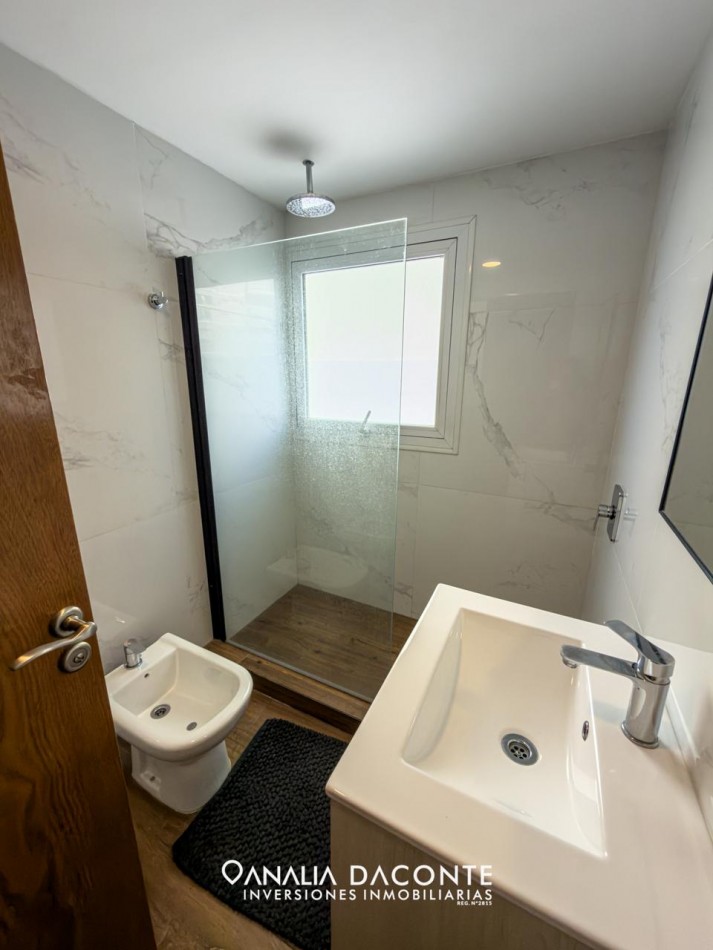 Depto 3 amb frente al mar. Amoblado. Maral 50