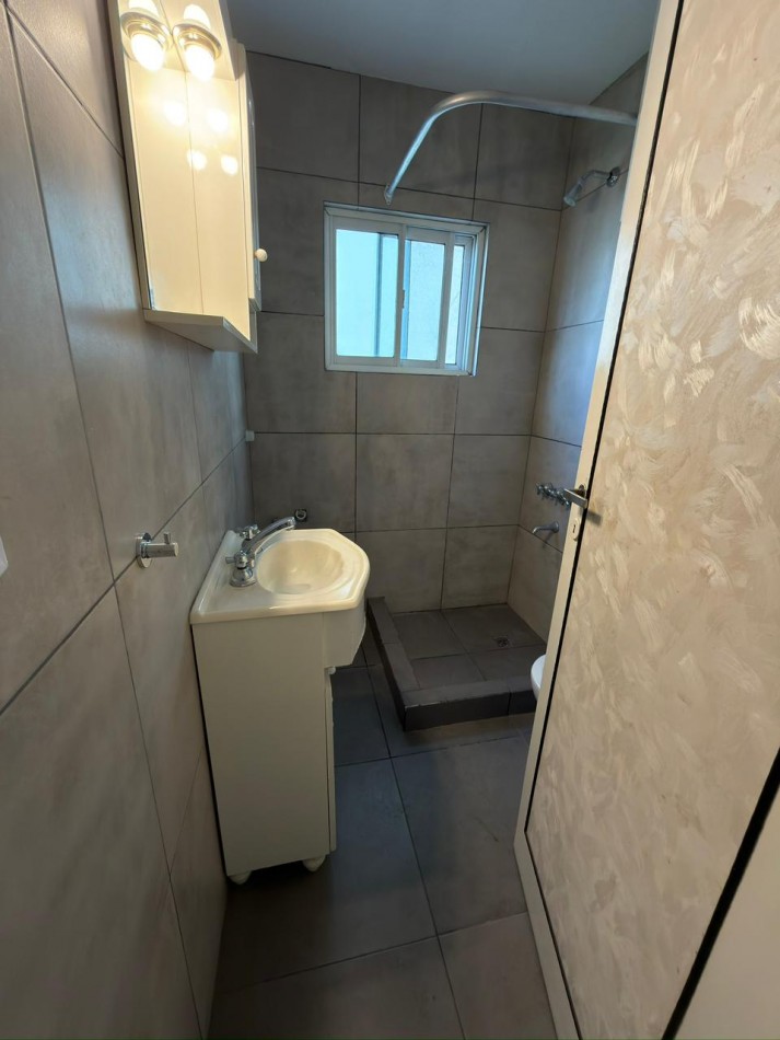 ALQUILER 24 MESES! DEPTO 2 AMB LATERAL. ZONA ALDREY