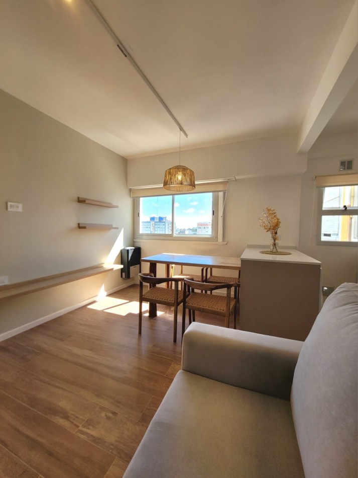 Departamento dos ambientes con espacio de cochera