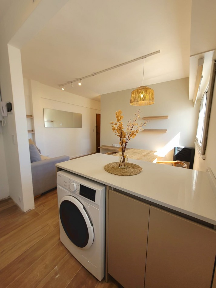 Departamento dos ambientes con espacio de cochera