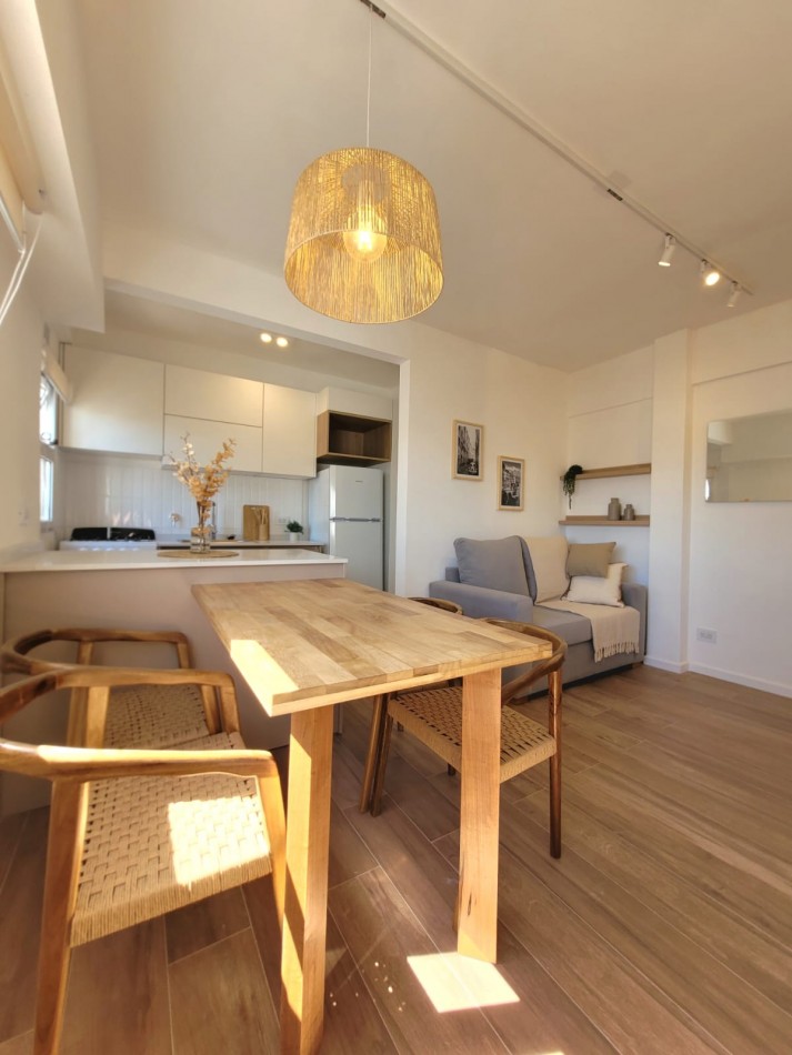 Departamento dos ambientes con espacio de cochera