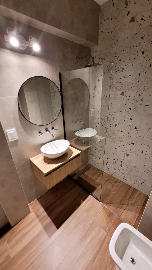 Departamento dos ambientes con espacio de cochera