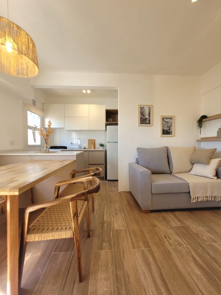 Departamento dos ambientes con espacio de cochera