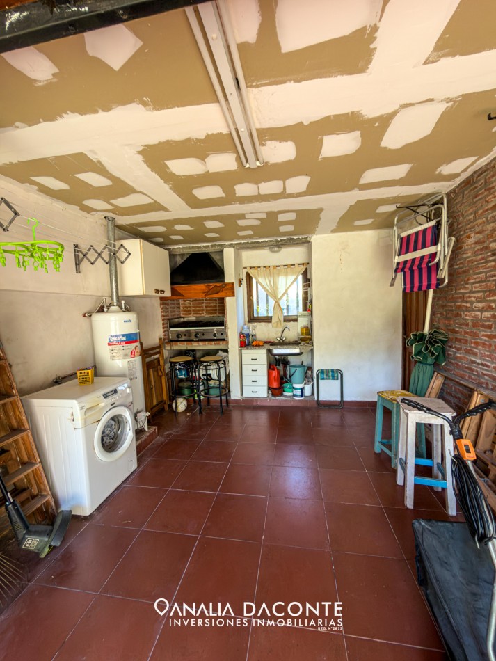 Impecable duplex 4 AMB con garage y parque