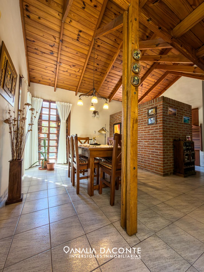 Impecable duplex 4 AMB con garage y parque