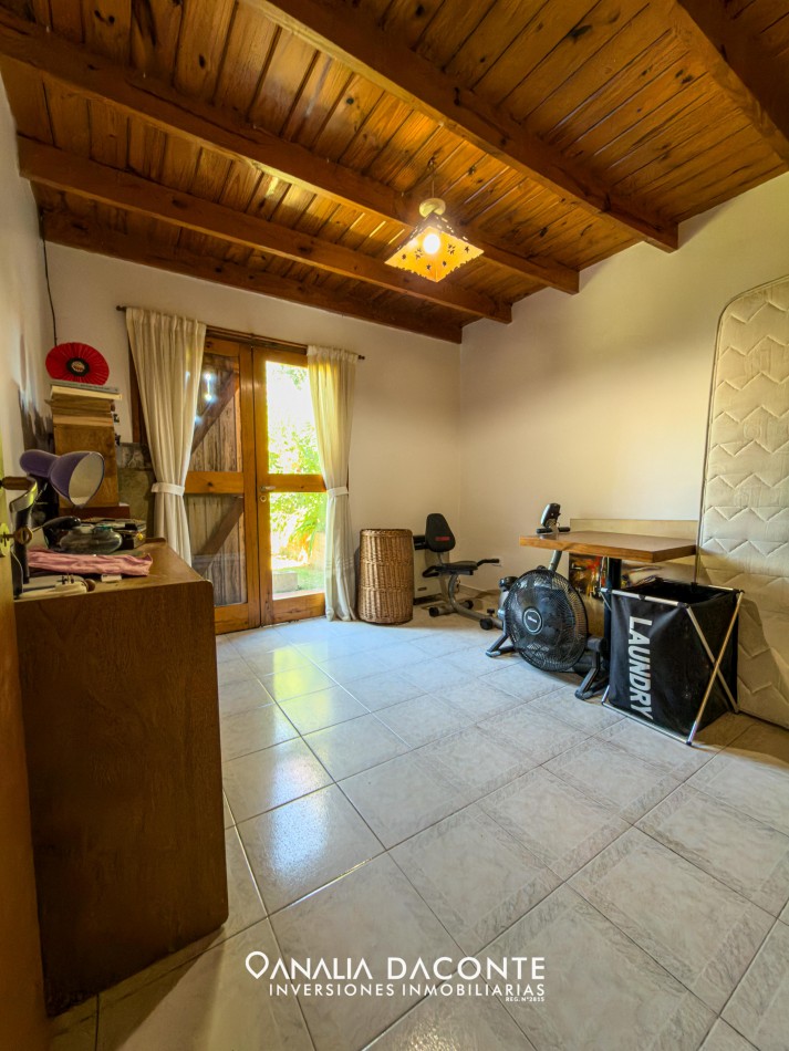 Impecable duplex 4 AMB con garage y parque