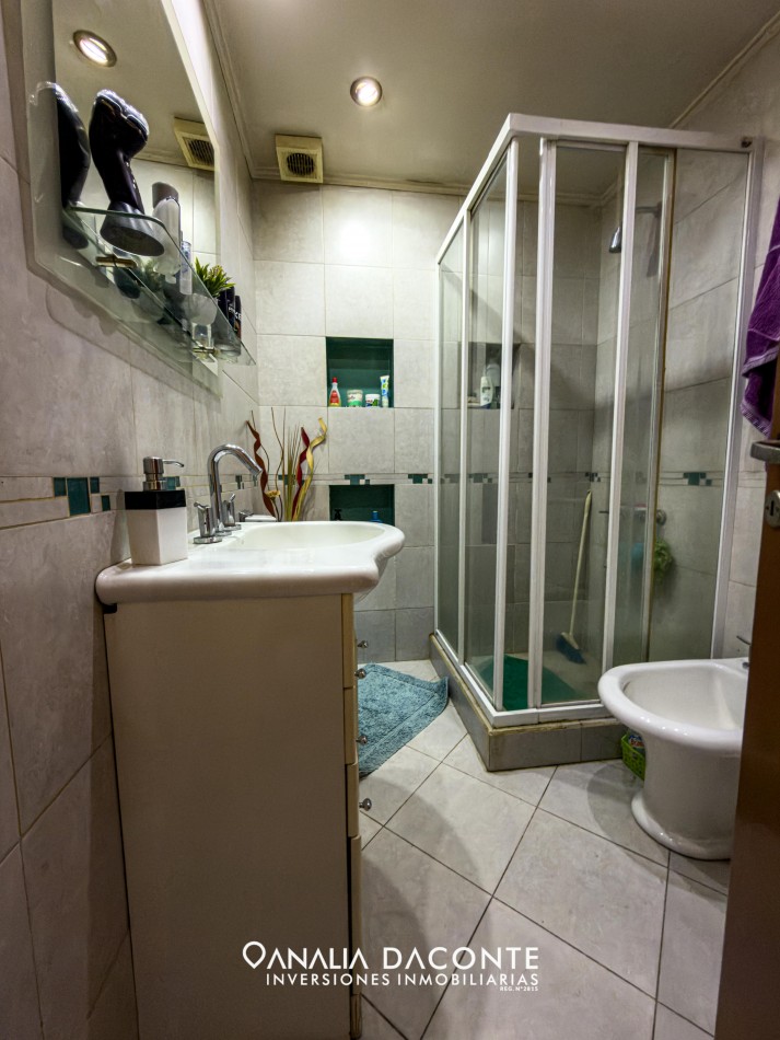 Impecable duplex 4 AMB con garage y parque