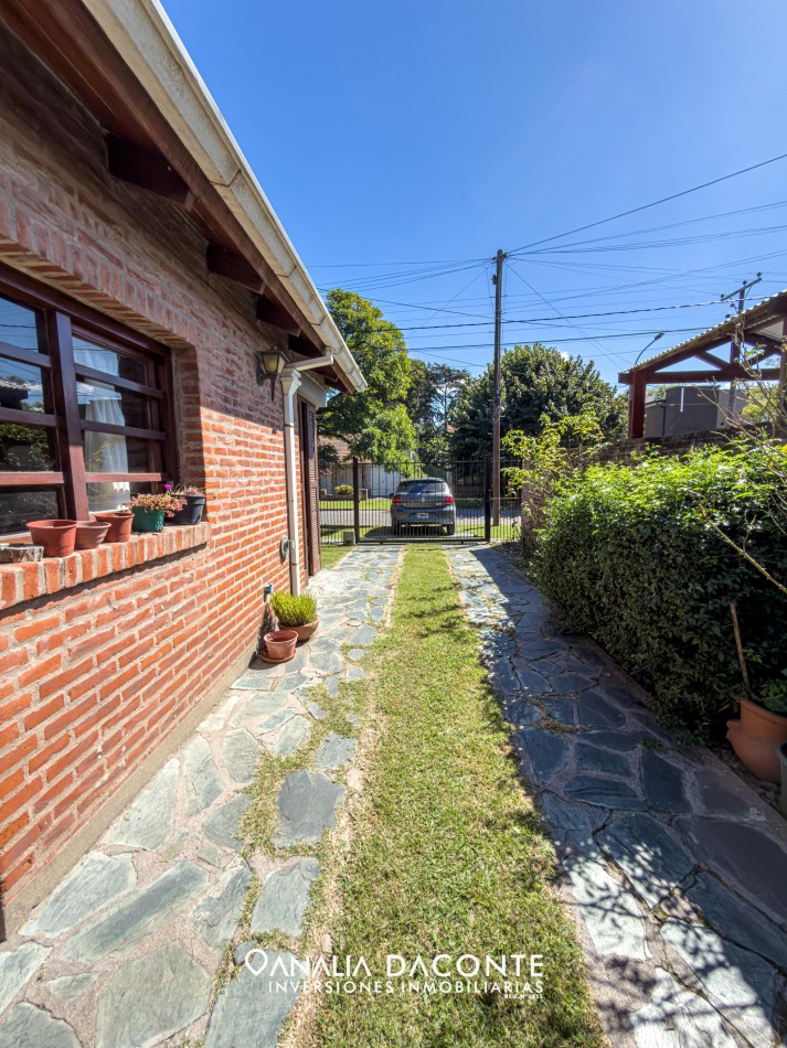 Impecable duplex 4 AMB con garage y parque